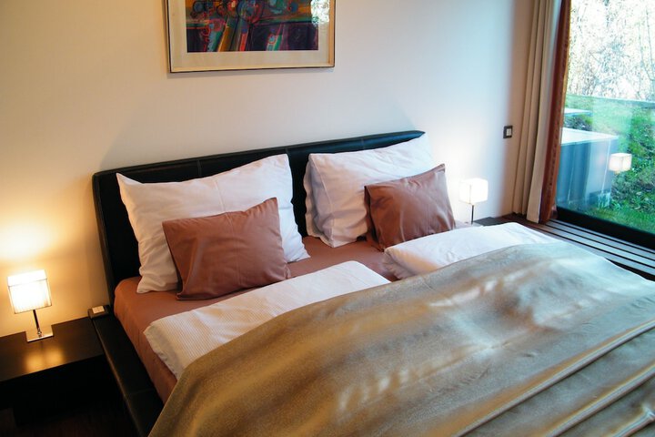Room 15 of 37