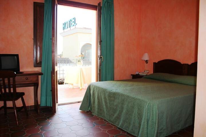 Room 5 of 72