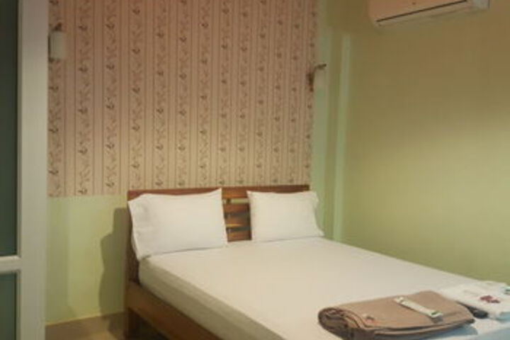 Room 10 of 35