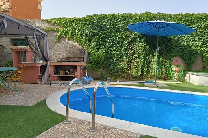Pool 42 of 70