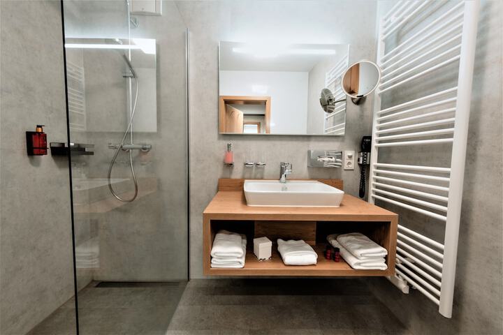 Room 15 of 76
