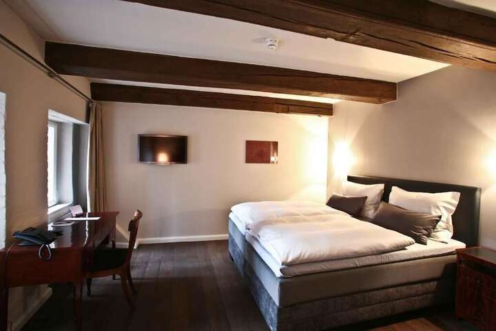 Room 27 of 54
