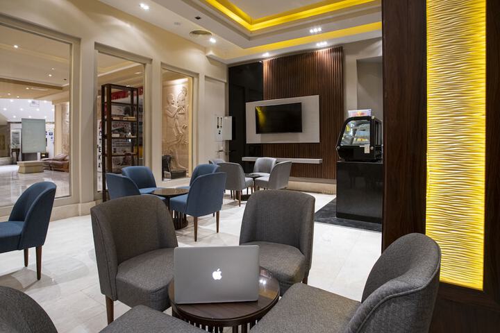 Entrance & Lobby
