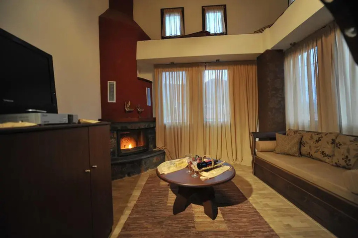Room 4 of 23