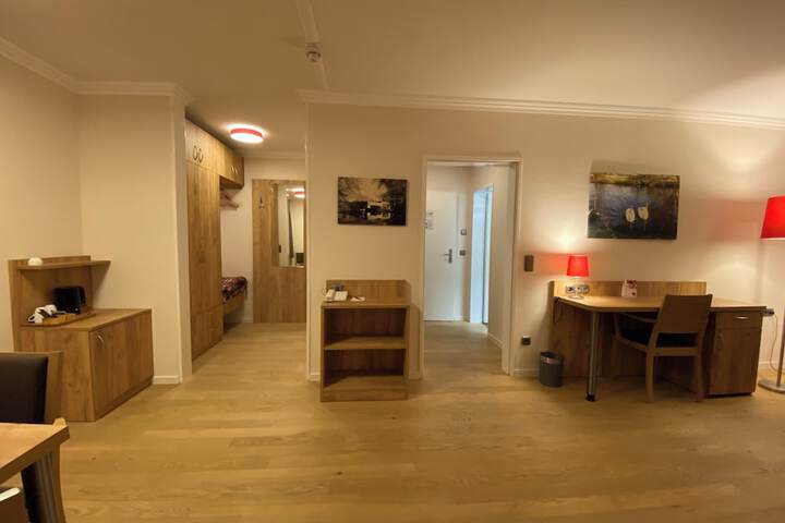 Room 10 of 174