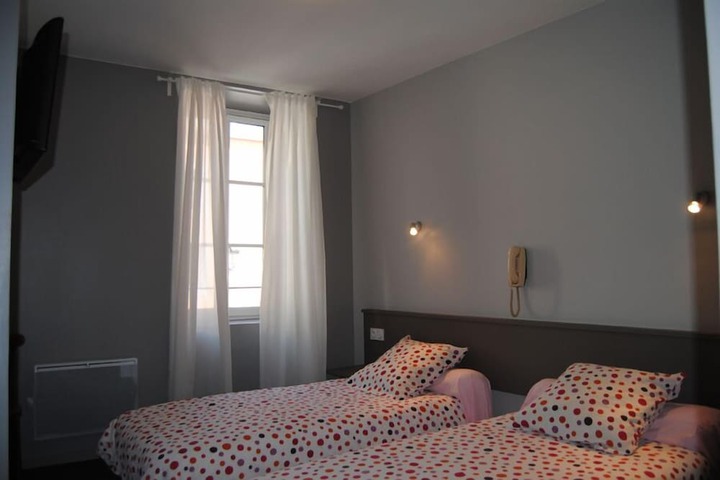 Room 5 of 19