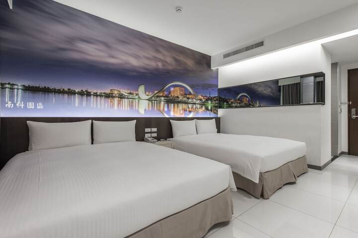 Room 6 of 50