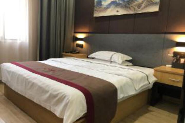 Room 18 of 18