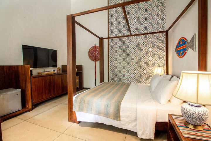 Room 9 of 29