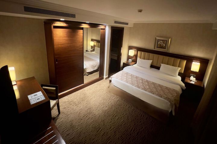 Room 12 of 44