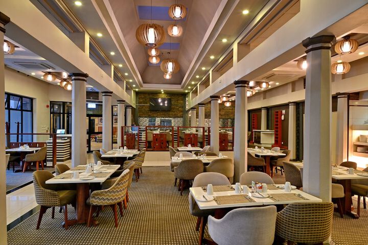 Dining 87 of 128