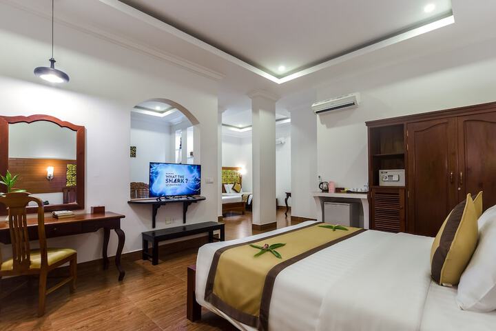 Room 15 of 79