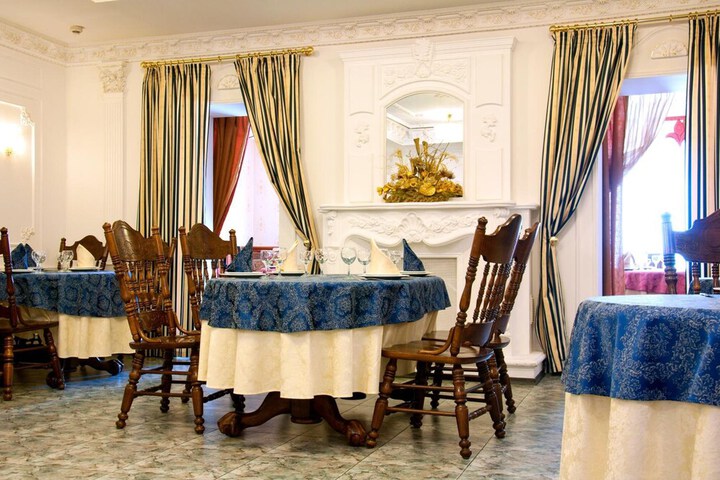 Dining 46 of 66