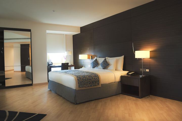 Room 12 of 48