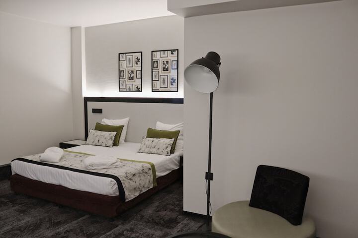 Room 45 of 80