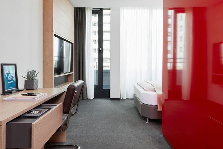 Room 21 of 45
