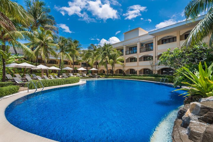 Hotel with Pool