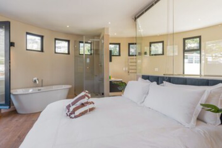 Room 15 of 30