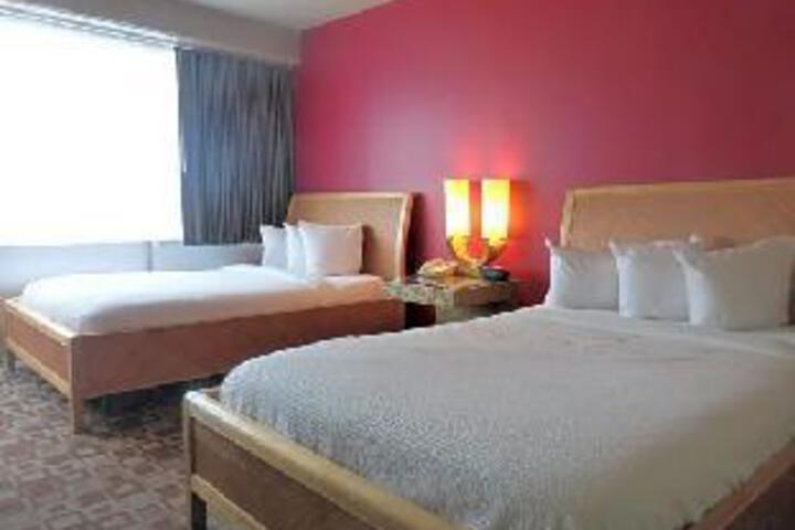 1 King Bed (5 of 5)