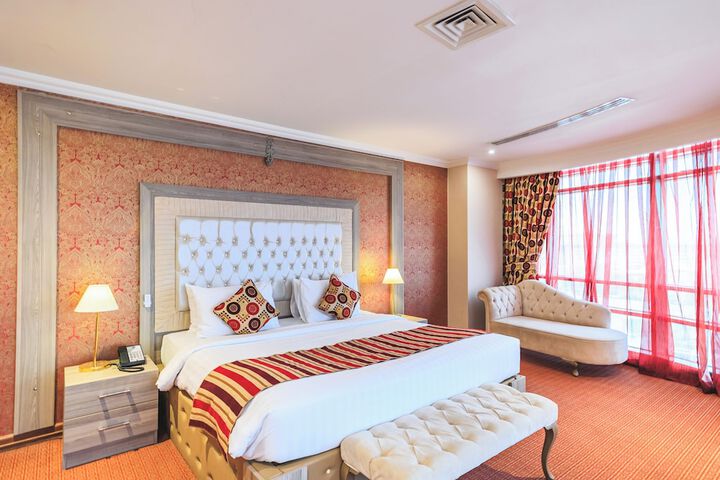 Room 13 of 84
