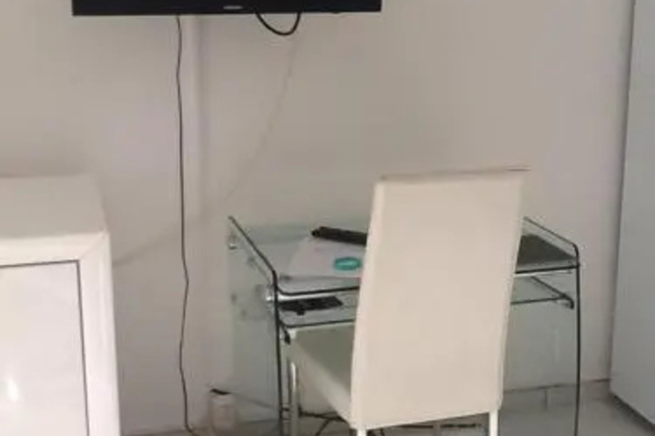 Room 5 of 26