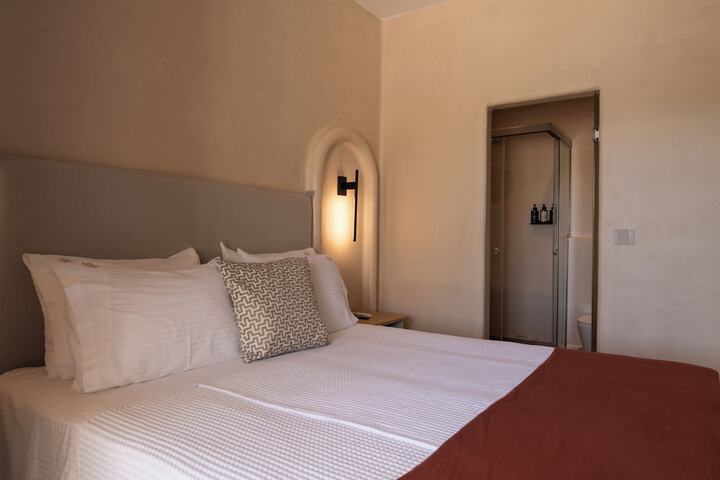 Room 33 of 169