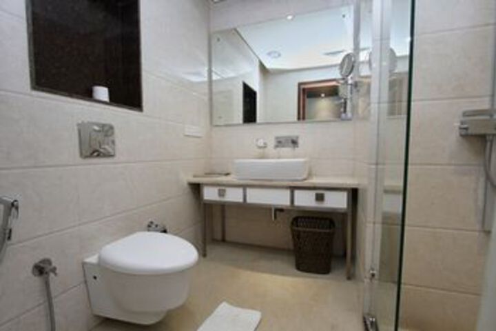 Room 3 of 23