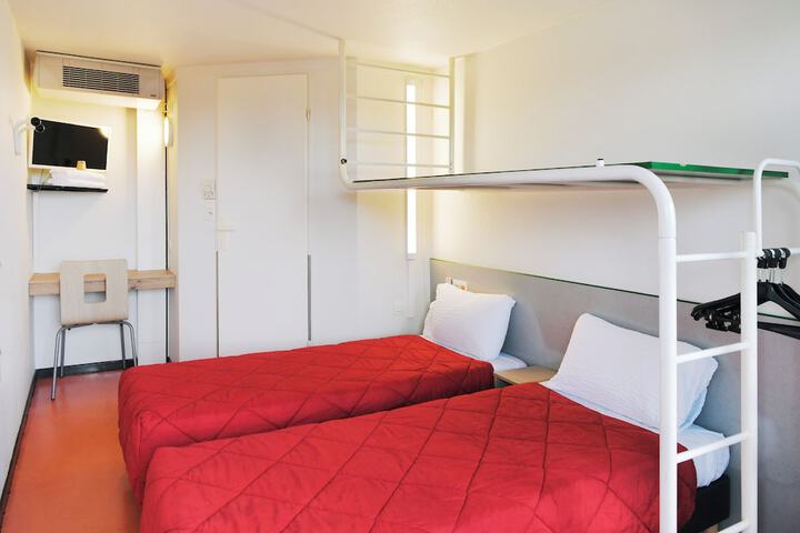 Room 6 of 26