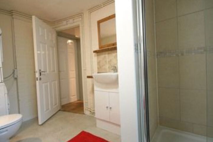 Room 2 of 10