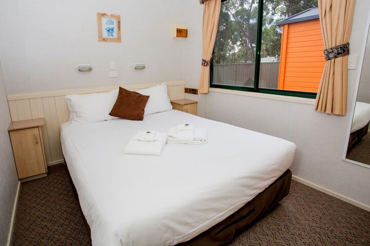 Room 8 of 94