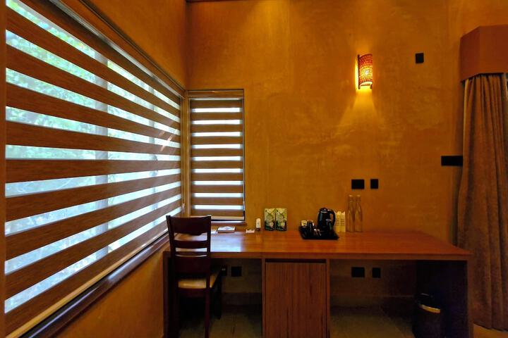Room 12 of 36