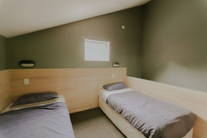 Room 18 of 50