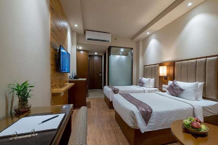 Room 15 of 35