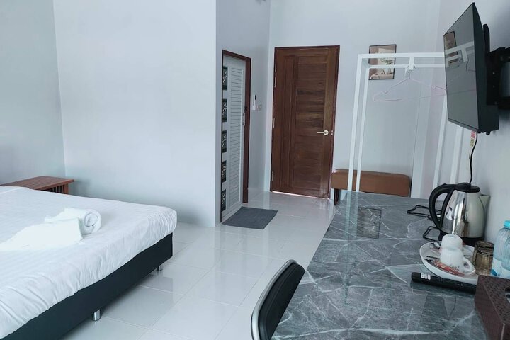 Room 3 of 12