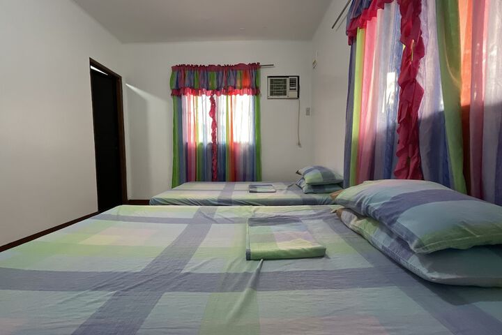 Room 15 of 200
