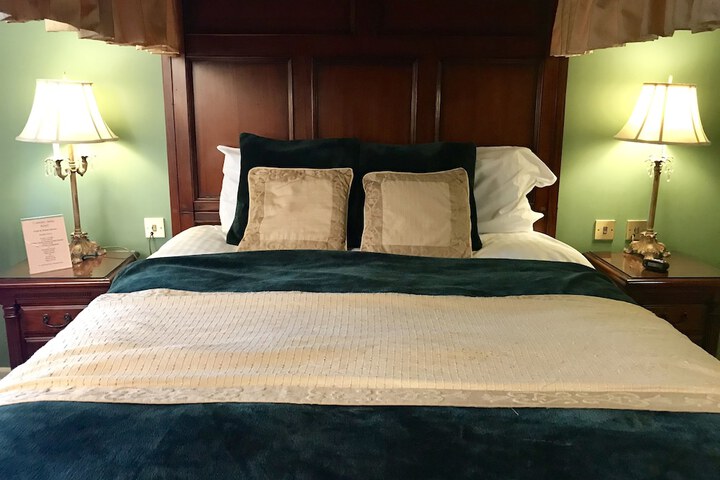 Room 14 of 36