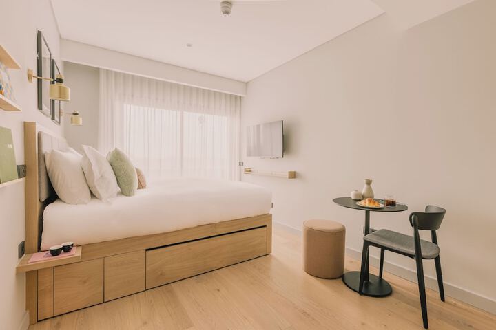 Room 18 of 43