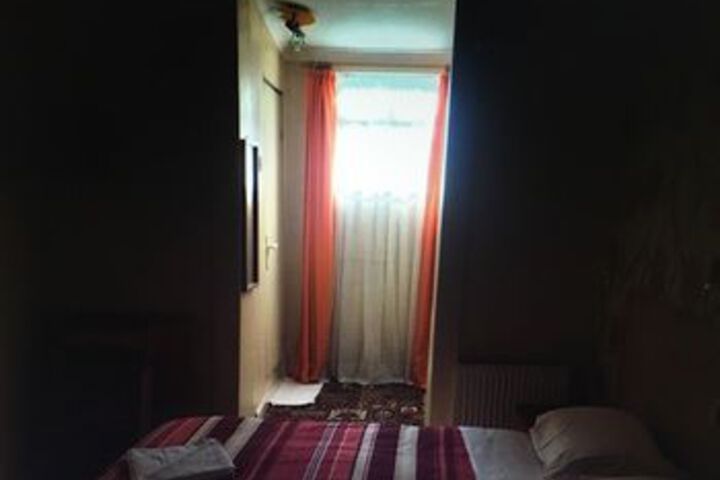 Room 28 of 42