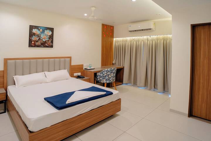 Room 15 of 25