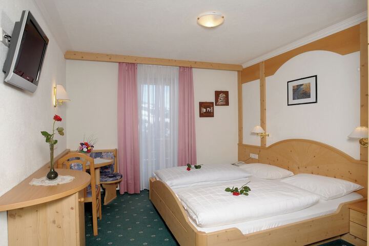 Room 25 of 60
