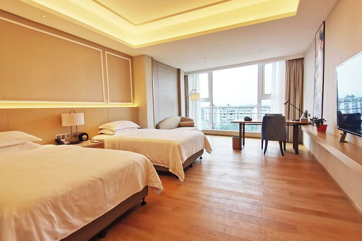 Room 7 of 28