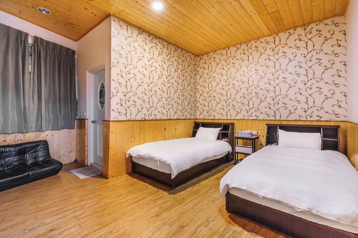Room 5 of 119