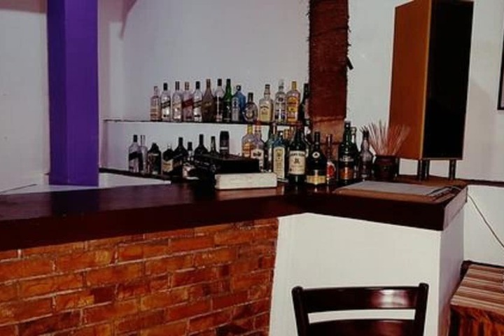 Lounge 45 of 74