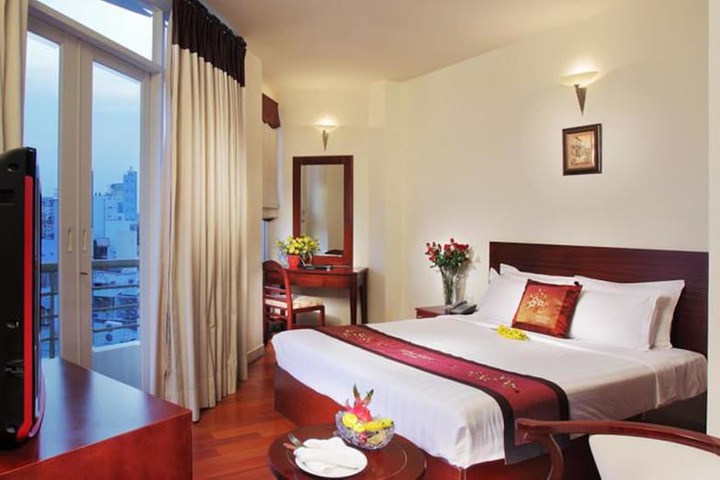 Room 8 of 28