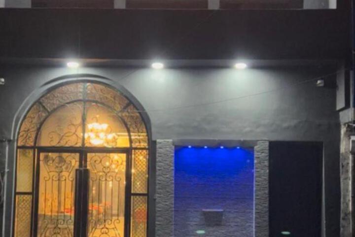 Nawabz Hotel