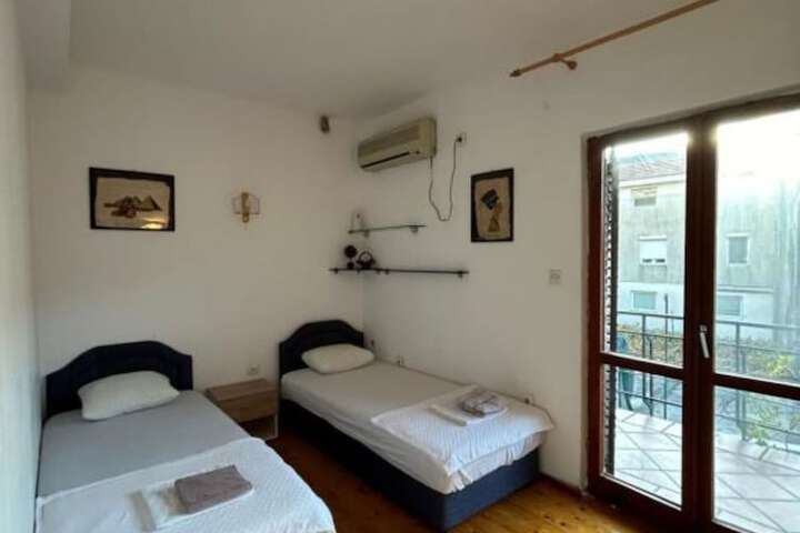 Room 5 of 21