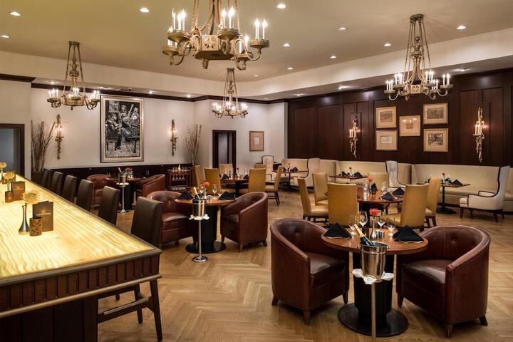 Lounge 209 of 266