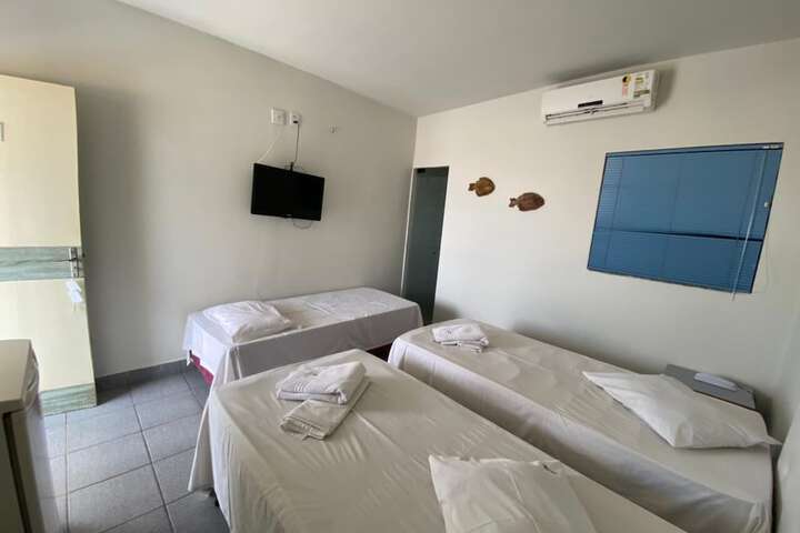 Room 10 of 16