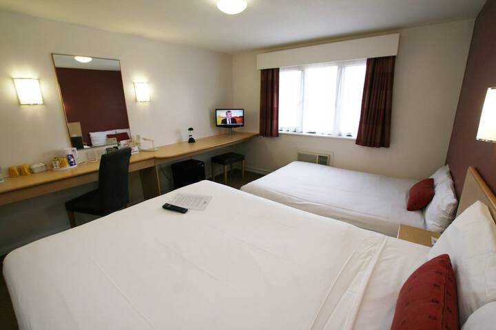 Room 10 of 50