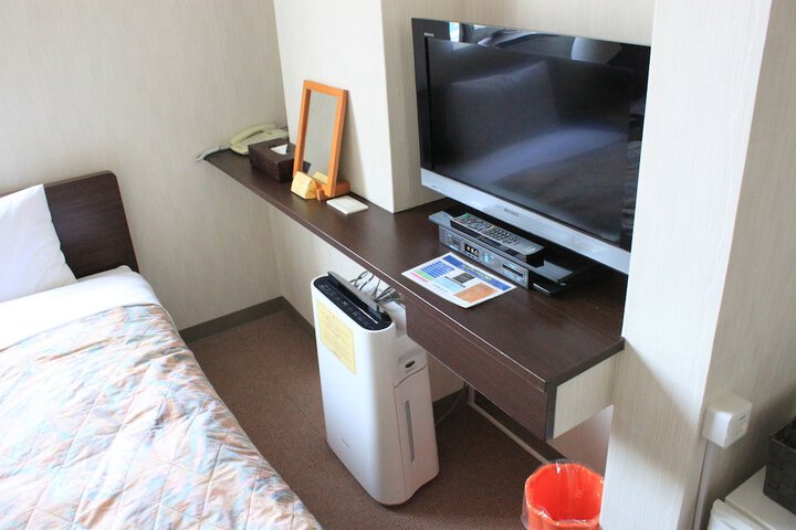 Room 8 of 35